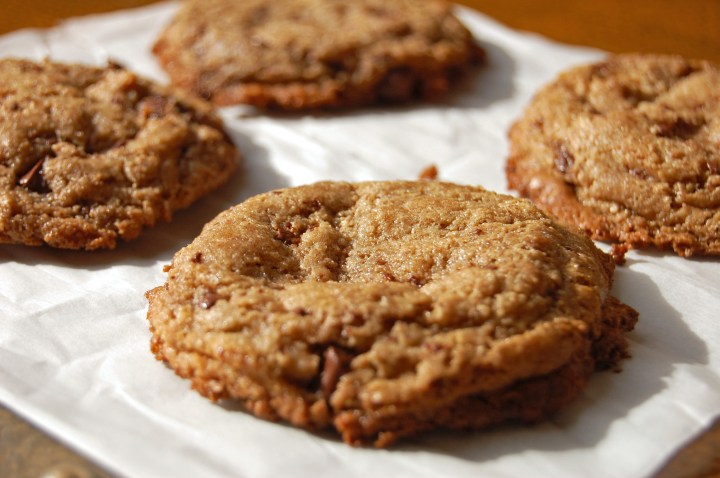 Em the Baker: Flourless Maple Almond Butter Chocolate Chunk Cookies
