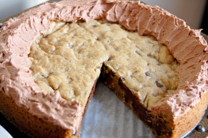 Gluten Free Chocolate Chip Cookie Cake with Chocolate Buttercream | emthebaker.com