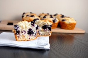 Gluten Free Bluebery Muffins {easy to make, hard to resist!} | emthebaker