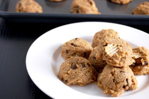 Flourless Peanut Butter Potato Chip Chocolate Chip Cookie {sweet, salty, and addictive!} | emthebaker.com
